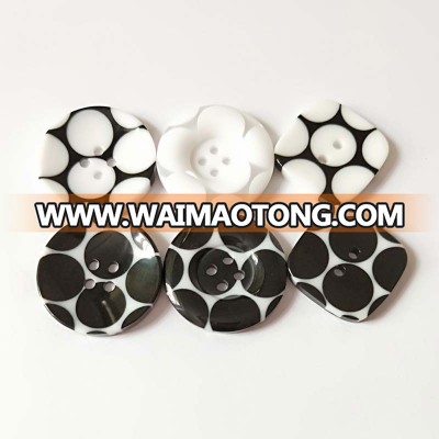 Hot selling black white wave point clothing coat pattern resin buttons