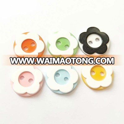 2 Hole flower shaped resin children shirt buttons